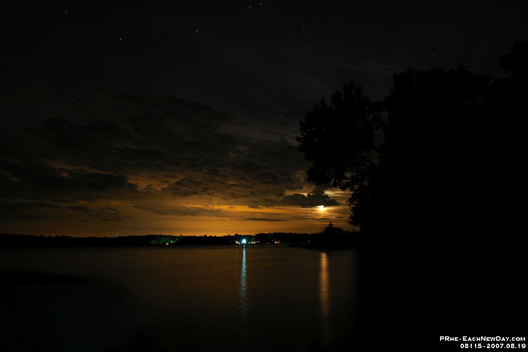 08115ls - Shooting stars at the cottage - Moon - Jupiter over Birch Point Marina